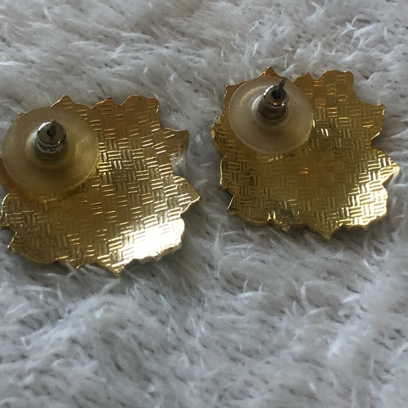 🔴Vintage Earrings - Picture 3 of 3